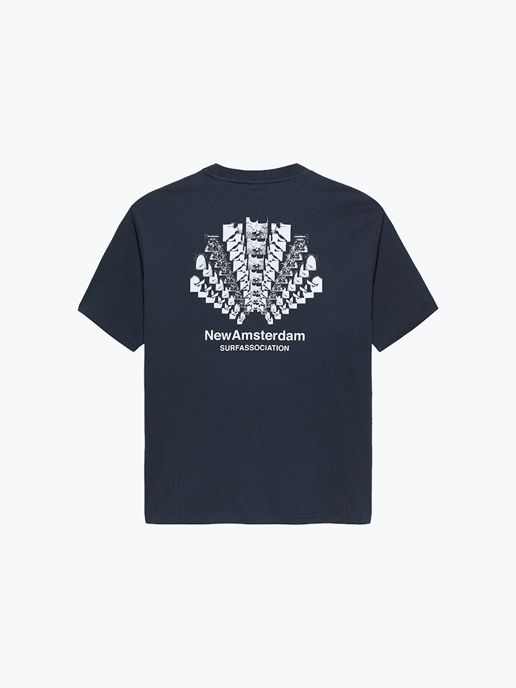 New Amsterdam Surf Association – New Amsterdam Surf Association - Collage Tee Navy - T-Shirts - Heren – Blauw – T-Shirts