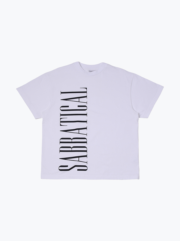 Sabbatical – Sabbatical - Logo T-Shirt  White Black  - T-Shirts - Heren – Wit – T-Shirts
