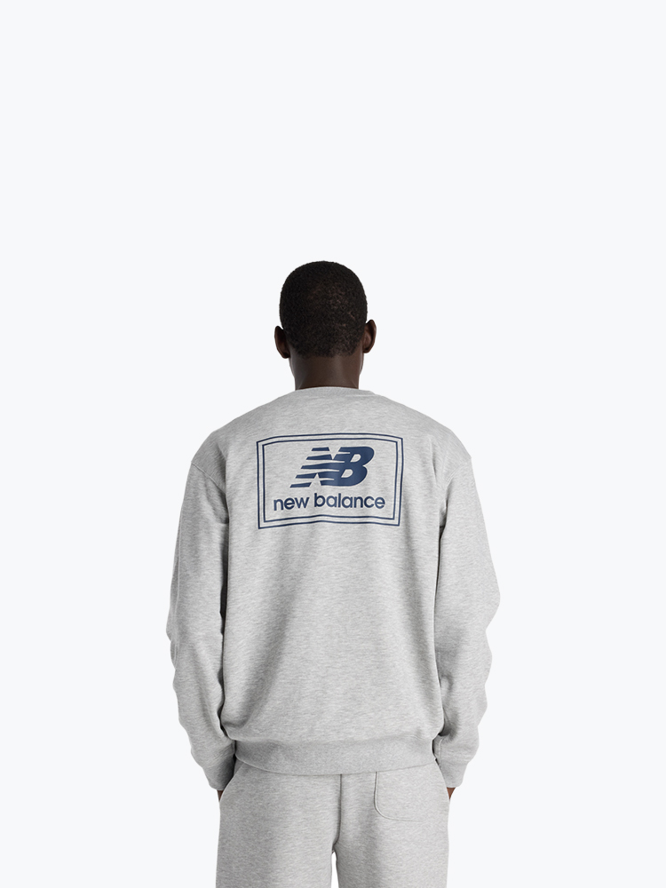 New Balance – New Balance - Woven Label Crew Ash Grey - Truien - Heren – Grijs – Truien