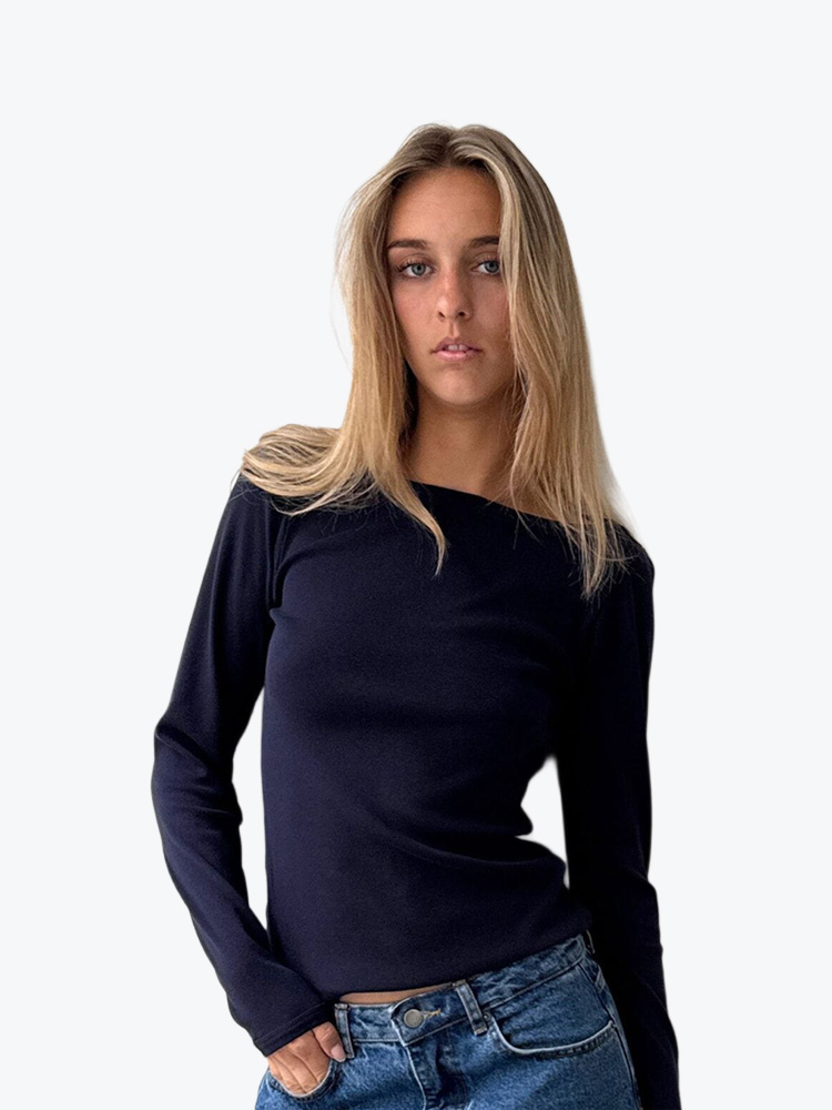Boii Studios Boii Studios - Madonna Ls Tee Navy - T-Shirts - Dames Blauw T-Shirts